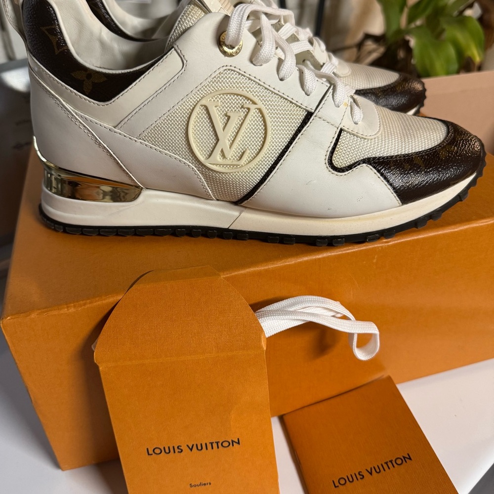 Louis Vuitton Women's Cream and Black Sneakers